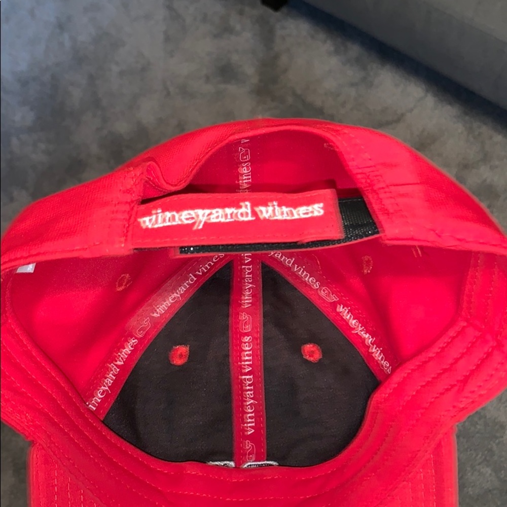 Red Vineyard vines hat - Picture 2 of 2